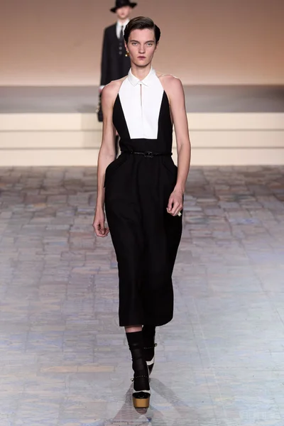 Look 3